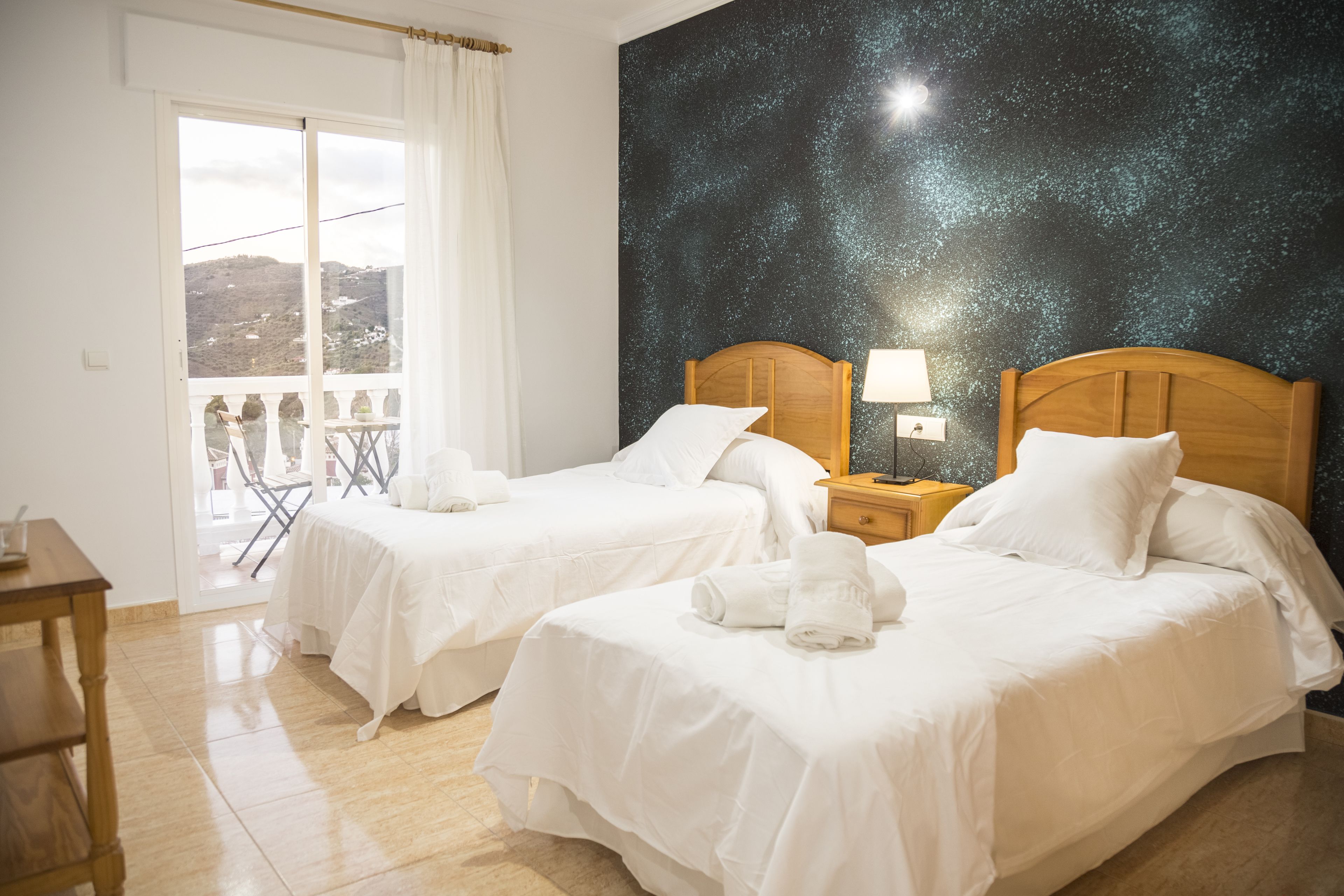 HR Mirador twin room with balcony